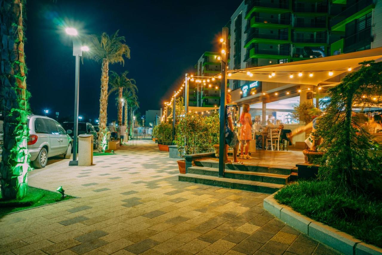 Sunfest Aparthotel Pool & Spa Mamaia Nord Năvodari Exterior foto