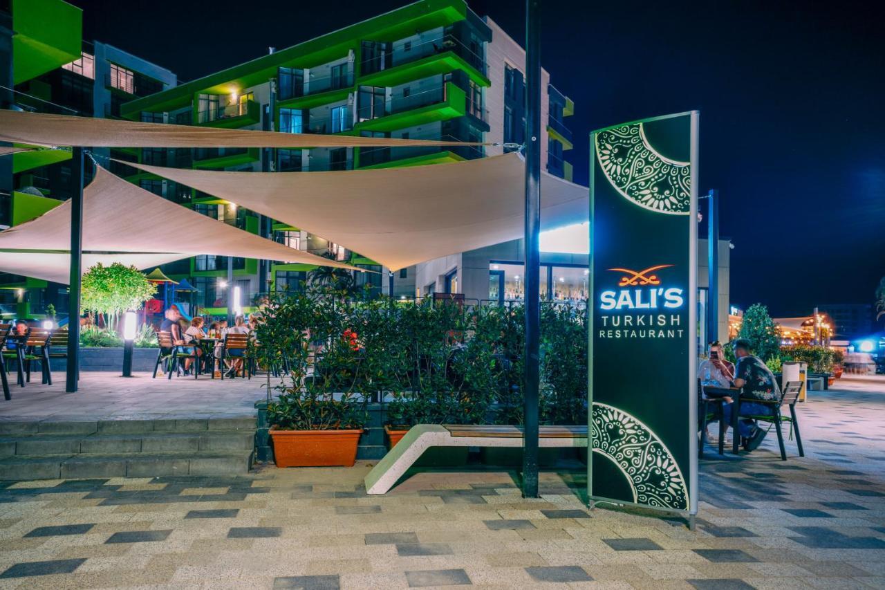 Sunfest Aparthotel Pool & Spa Mamaia Nord Năvodari Exterior foto