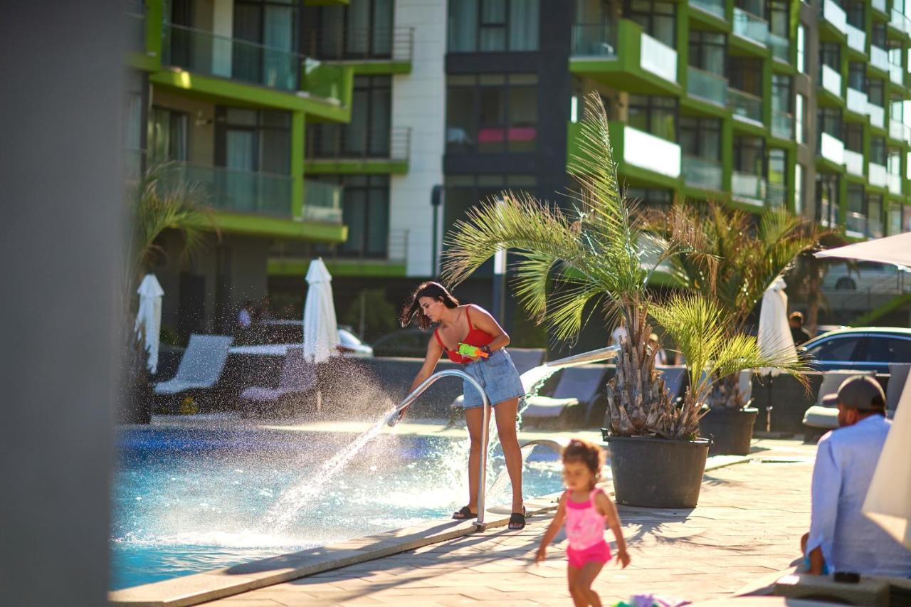 Sunfest Aparthotel Pool & Spa Mamaia Nord Năvodari Exterior foto